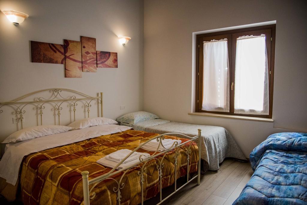 Dimora Rosso Piceno Acomodação com café da manhã Offida Quarto foto